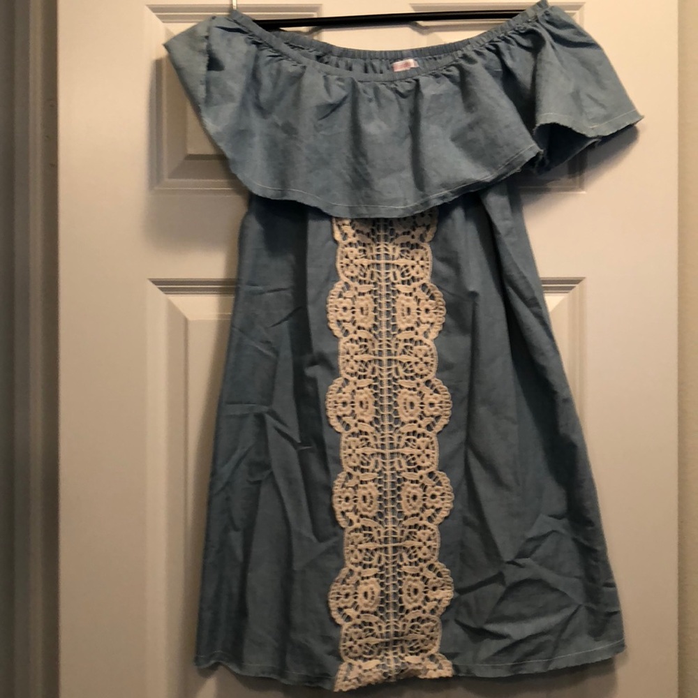 Dress - Picture 3 of 3